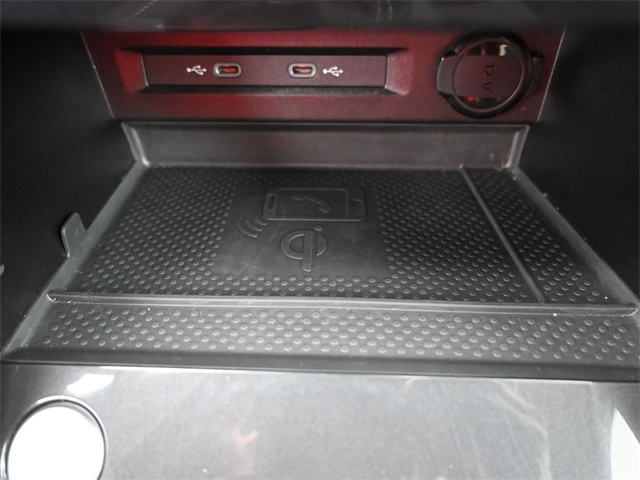 Vehicle image 23 of 35