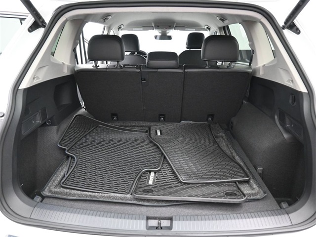 Vehicle image 29 of 35