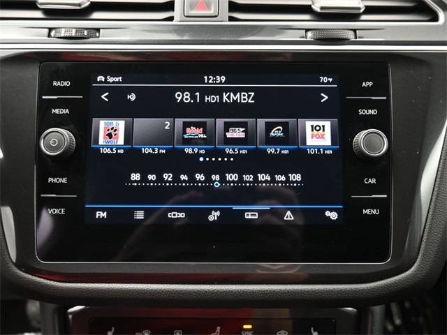 Vehicle image 19 of 35