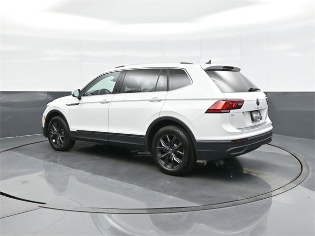 Vehicle image 7 of 35