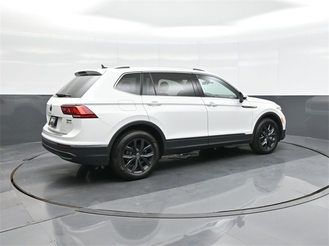 Vehicle image 5 of 35