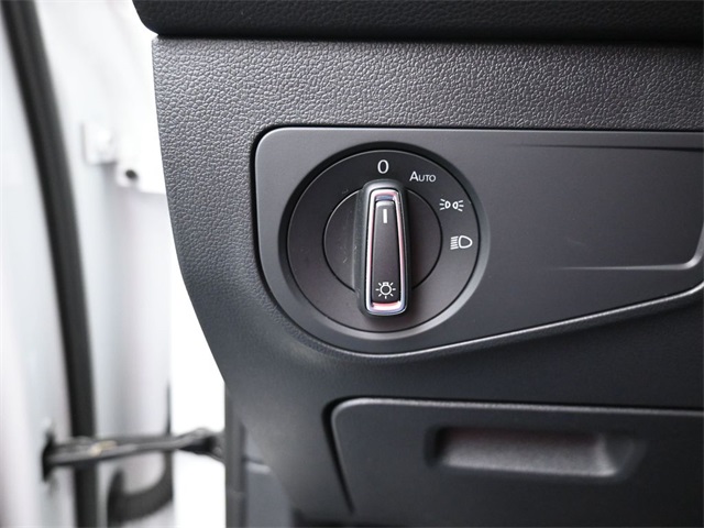 Vehicle image 14 of 35