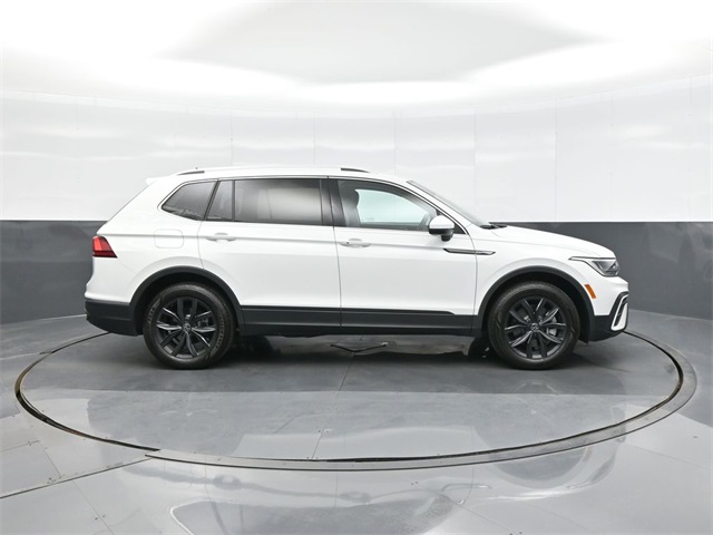 Vehicle image 4 of 35