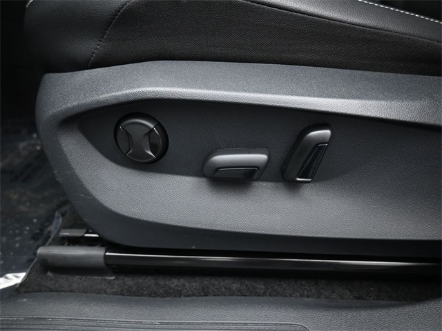 Vehicle image 10 of 35