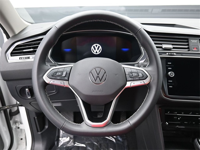 Vehicle image 15 of 35