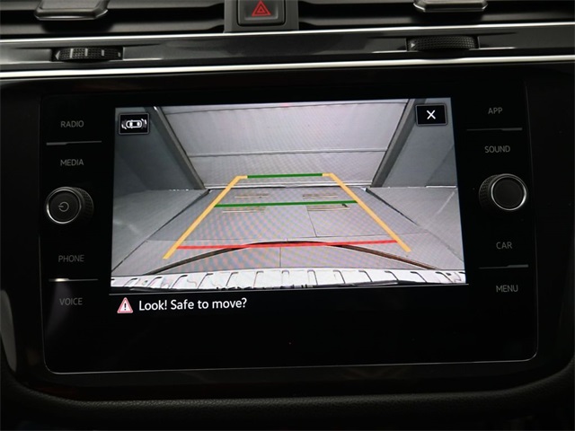 Vehicle image 20 of 35