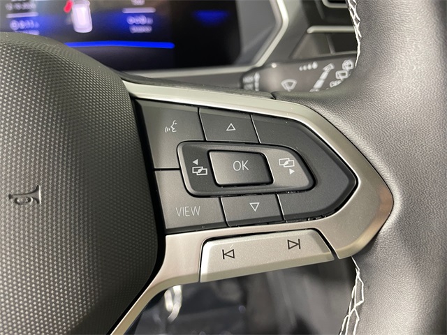 Vehicle image 18 of 24