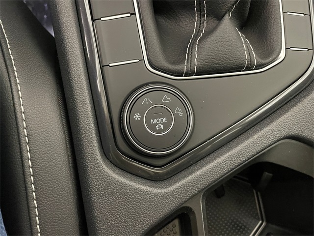 Vehicle image 17 of 24