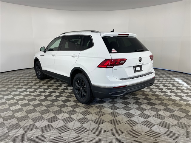 Vehicle image 6 of 24