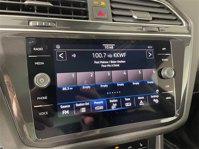 Vehicle image 11 of 25