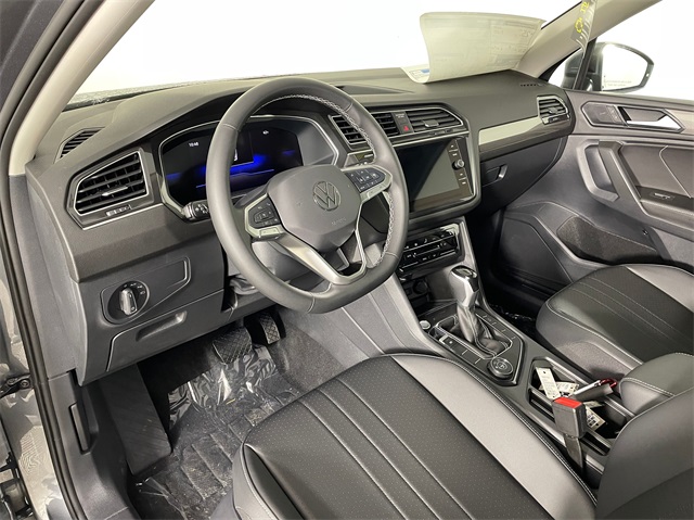 Vehicle image 9 of 25