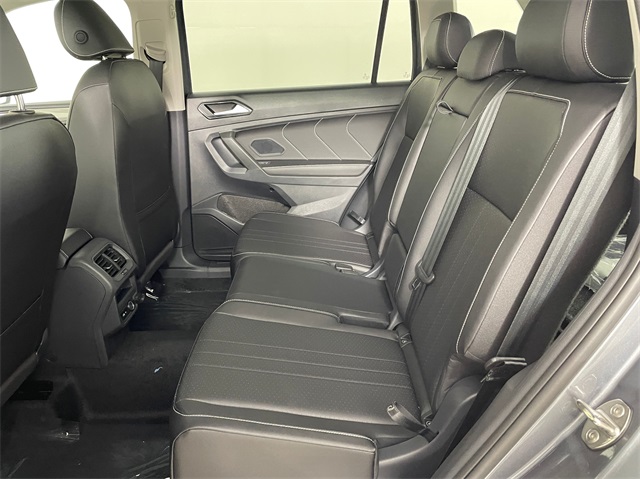 Vehicle image 7 of 25