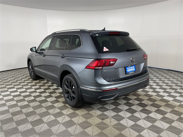 Vehicle image 6 of 25