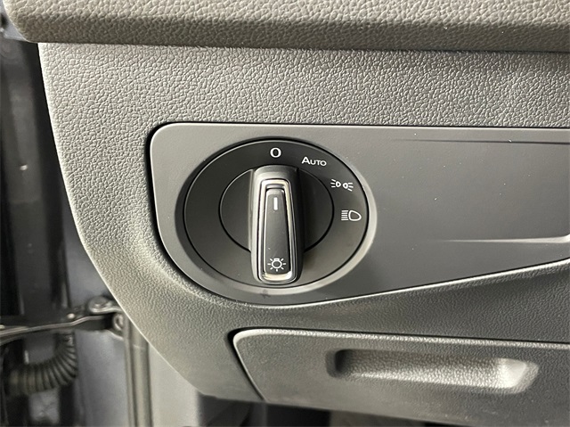 Vehicle image 19 of 25