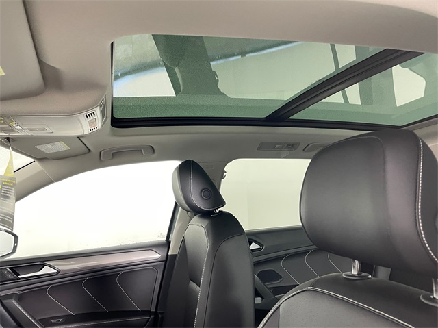 Vehicle image 20 of 25
