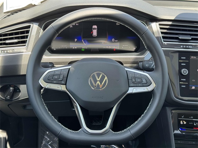 Vehicle image 18 of 19