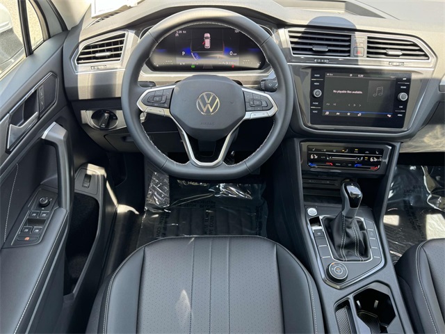 Vehicle image 10 of 19