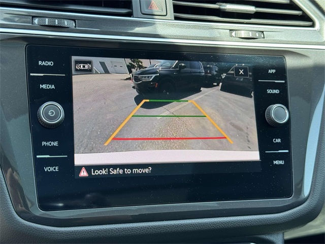 Vehicle image 13 of 19
