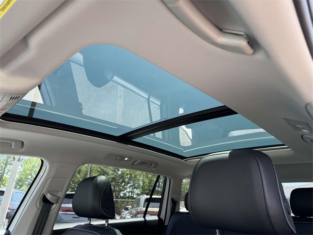 Vehicle image 11 of 19
