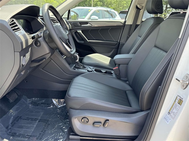 Vehicle image 8 of 19