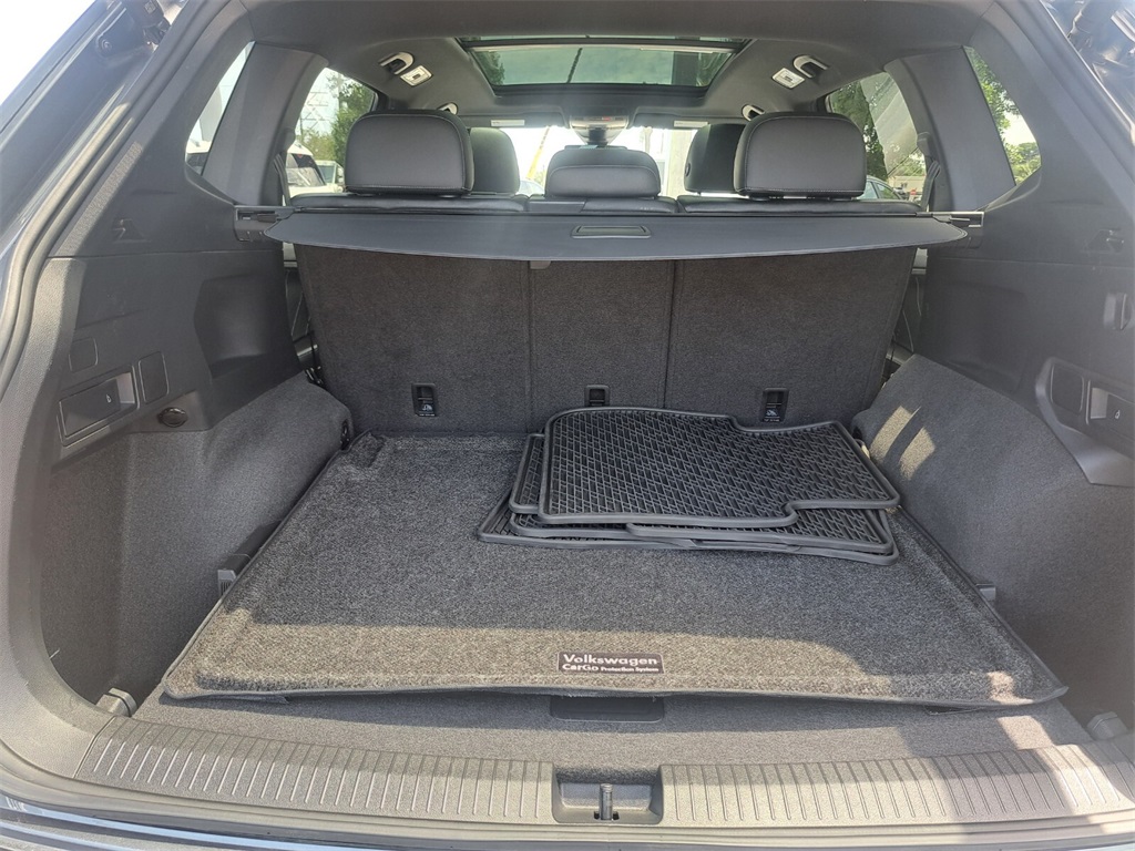 Vehicle image 24 of 28