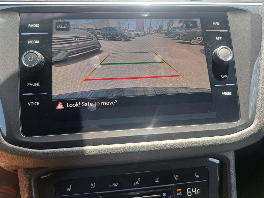 Vehicle image 10 of 28