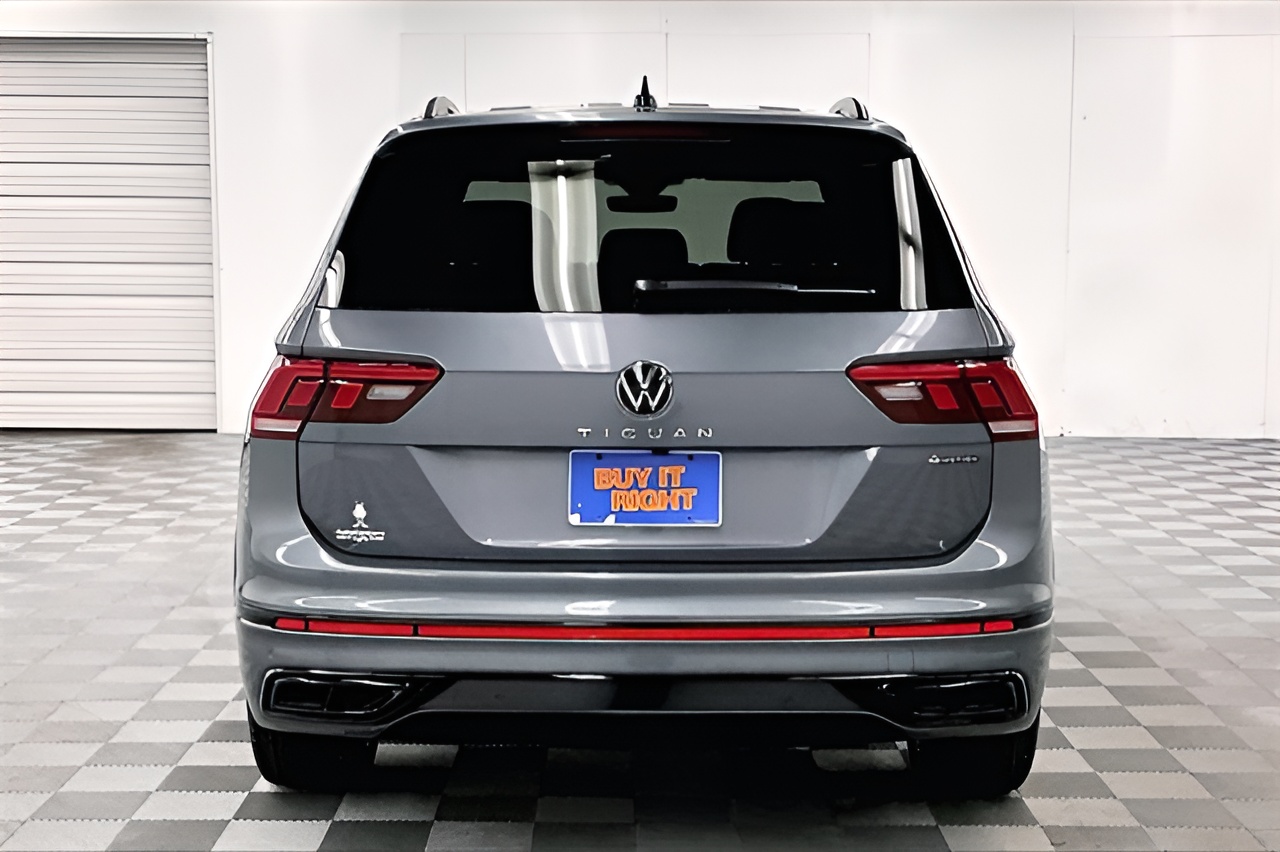 Vehicle image 43 of 44