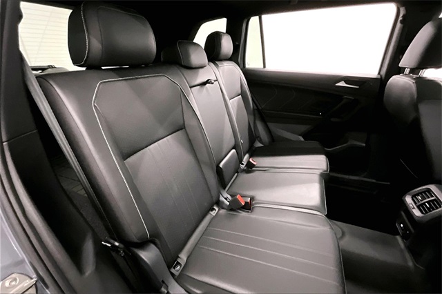 Vehicle image 23 of 44