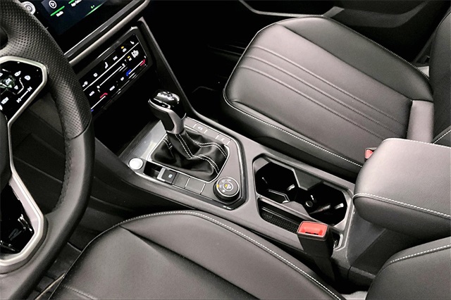 Vehicle image 14 of 44