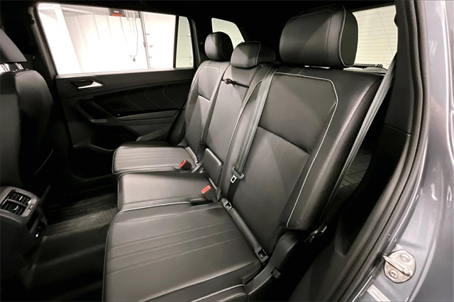 Vehicle image 22 of 44