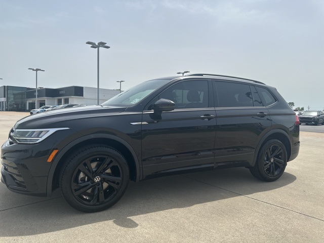 Vehicle image 1 of 32