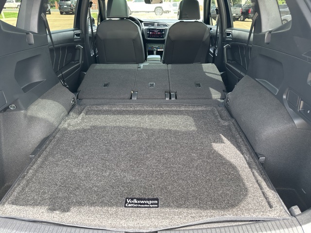 Vehicle image 27 of 32