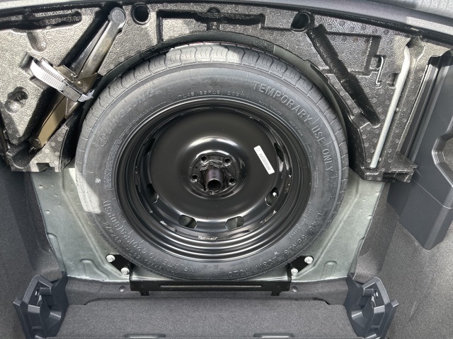 Vehicle image 28 of 32
