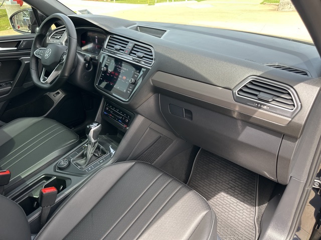 Vehicle image 31 of 32