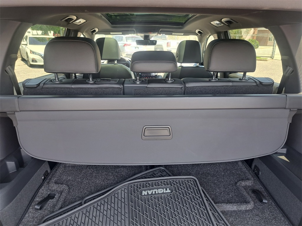 Vehicle image 26 of 29