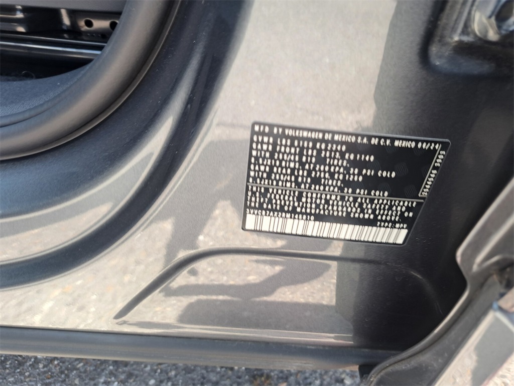 Vehicle image 28 of 29