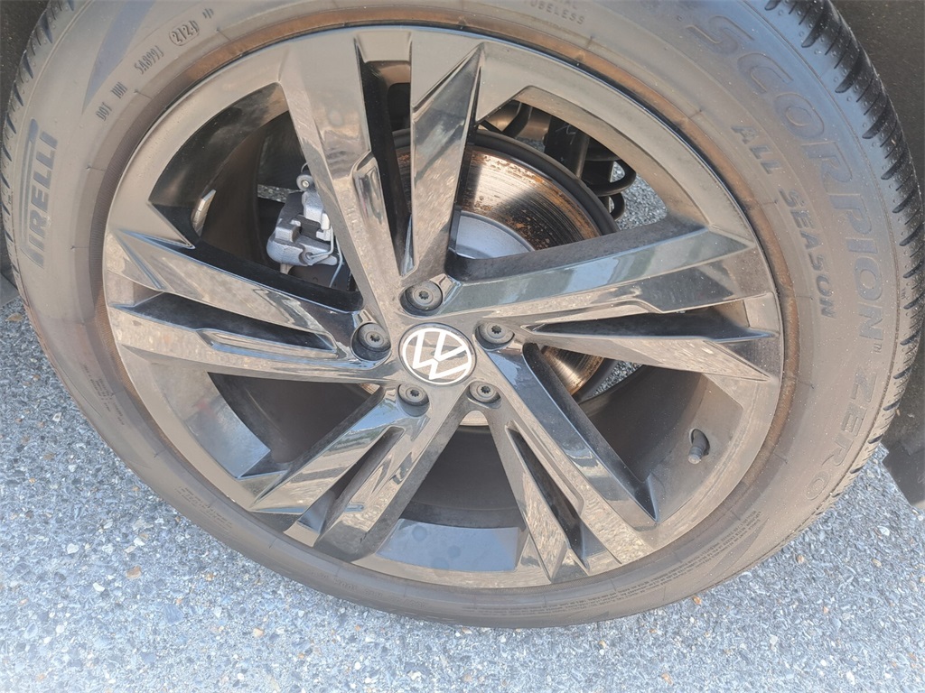 Vehicle image 27 of 29