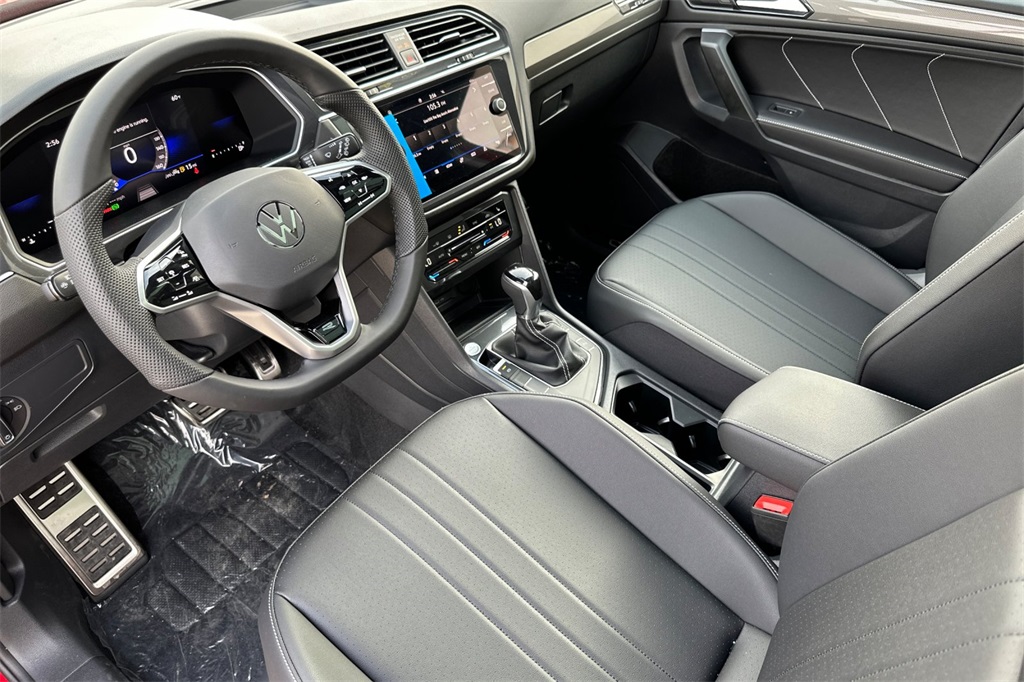 Vehicle image 20 of 24