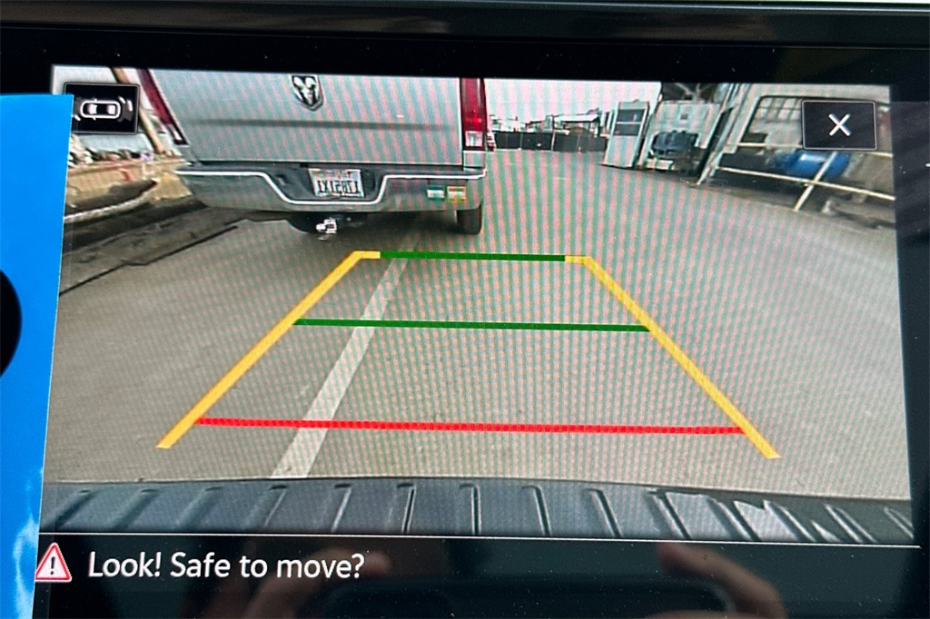 Vehicle image 13 of 24