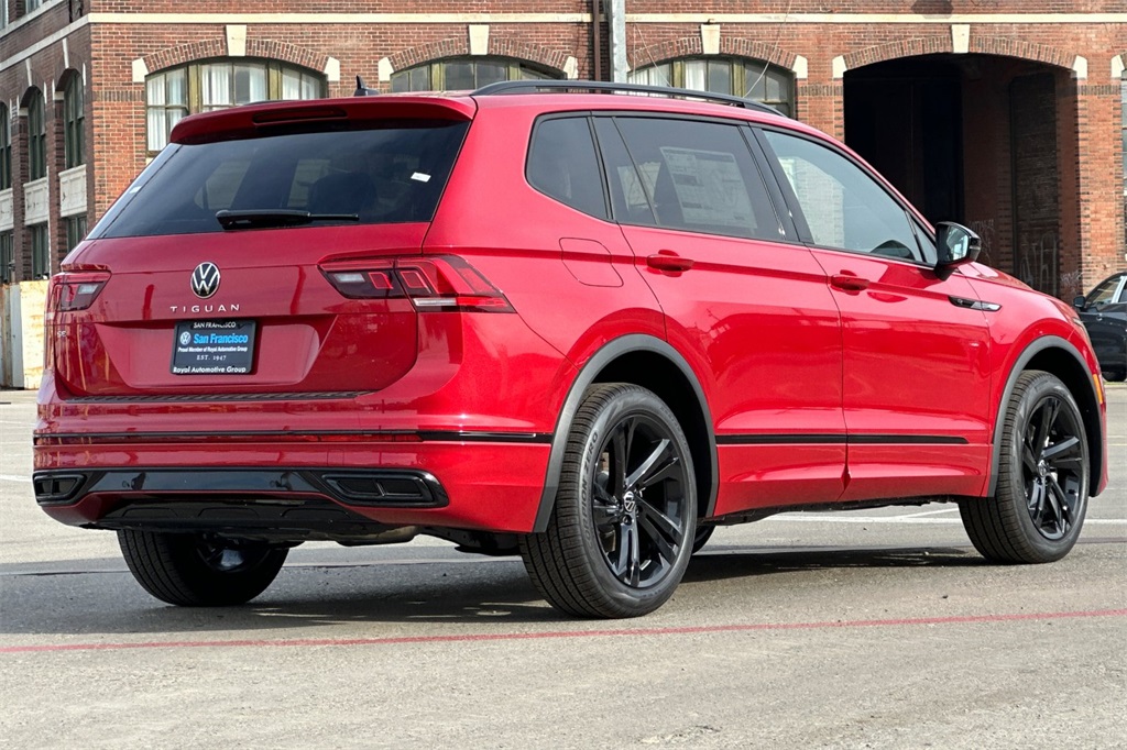 Vehicle image 5 of 24