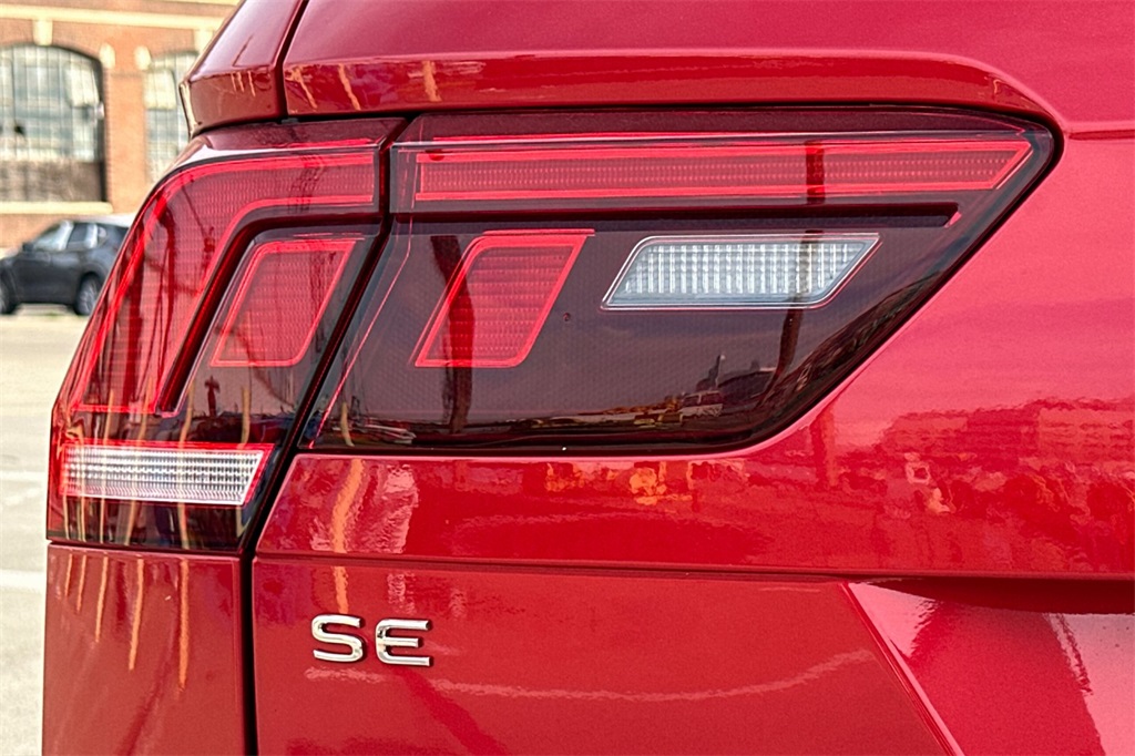 Vehicle image 23 of 24