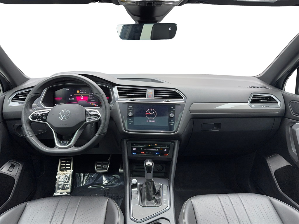 Vehicle image 17 of 61