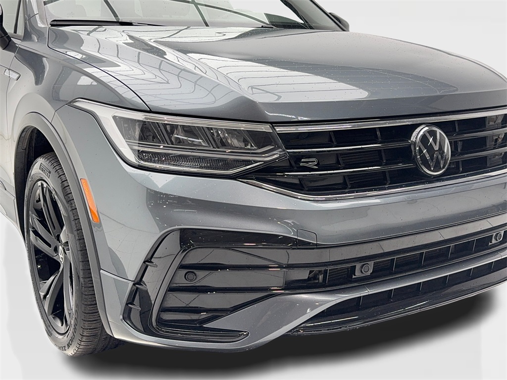 Vehicle image 11 of 61