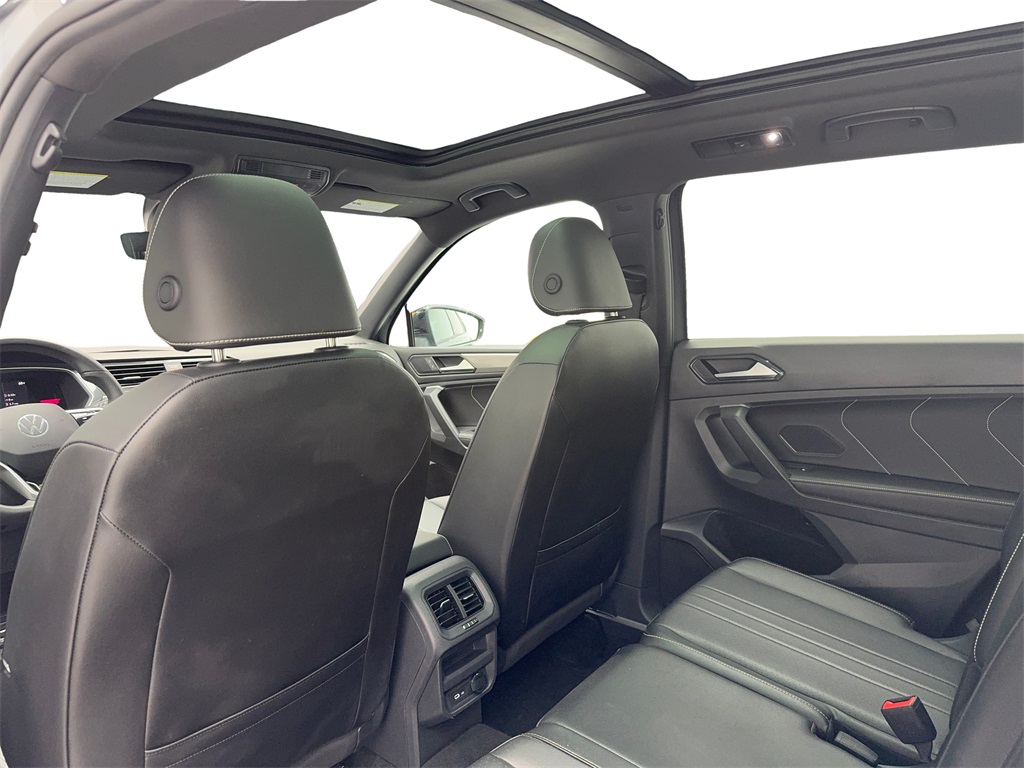 Vehicle image 40 of 61