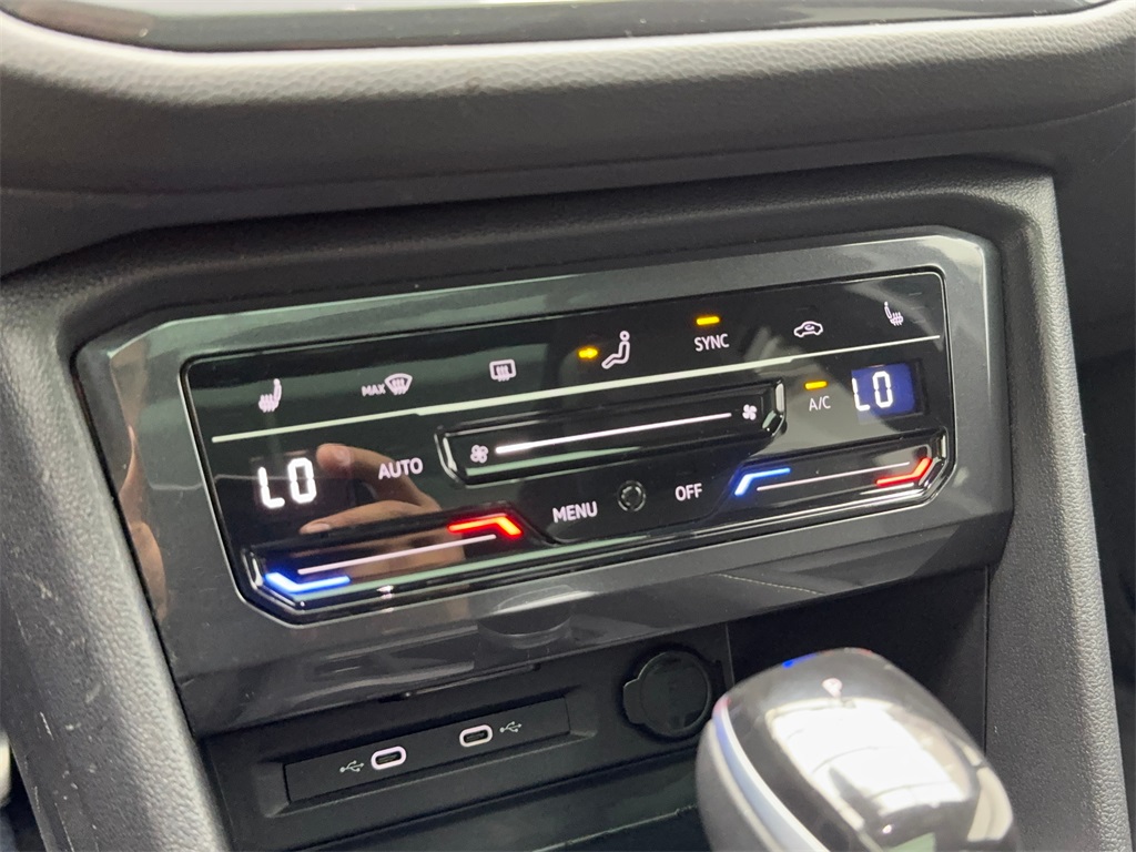 Vehicle image 32 of 61