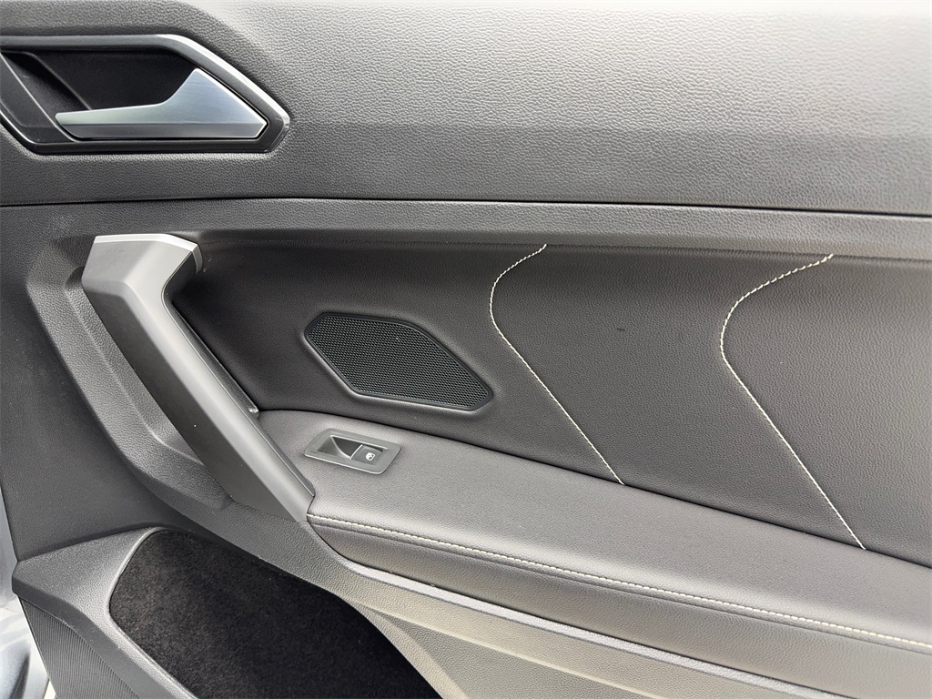 Vehicle image 49 of 61