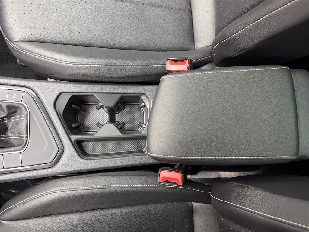 Vehicle image 36 of 61