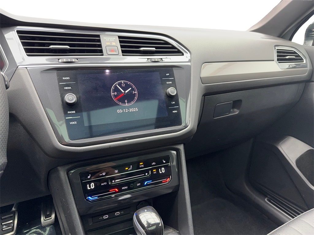 Vehicle image 25 of 61
