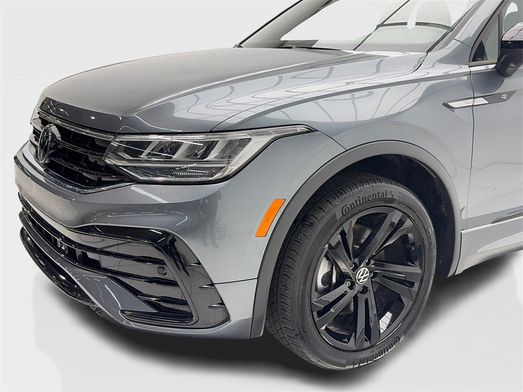 Vehicle image 10 of 61