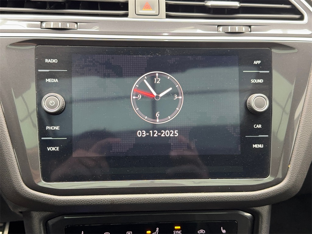 Vehicle image 27 of 61